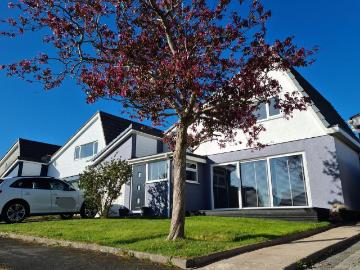3 bedroom link detached house for sale