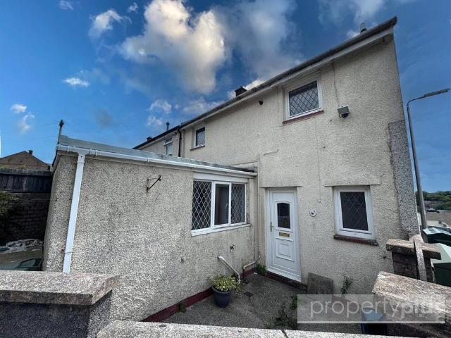 3 bedroom link detached house for sale