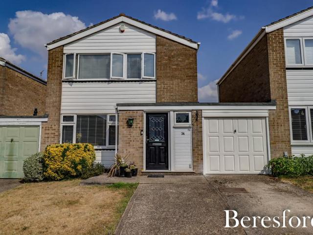 3 bedroom link detached house for sale