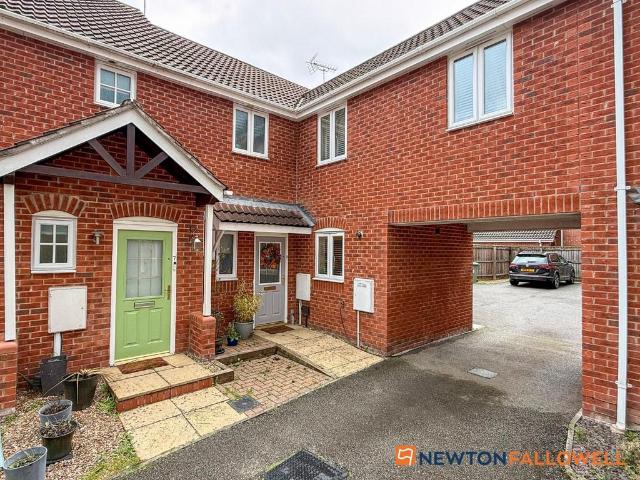 3 bedroom link detached house for sale
