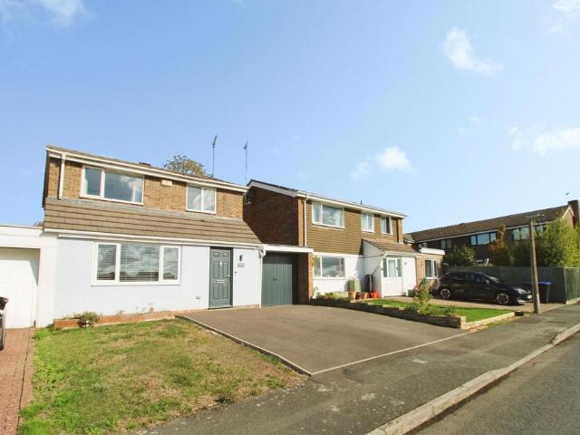 3 bedroom link detached house for sale