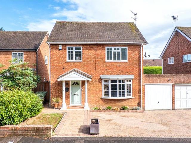 3 bedroom link detached house for sale