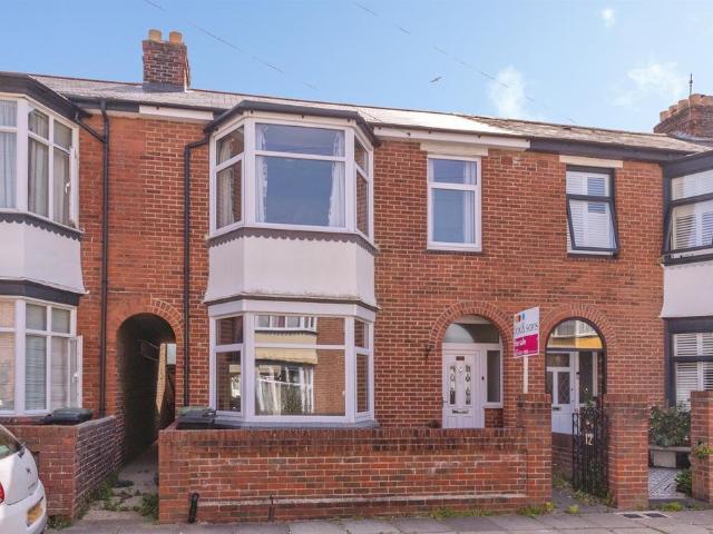 3 bedroom link detached house for sale