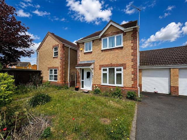 3 bedroom link detached house for sale