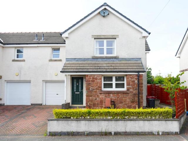 3 bedroom link detached house for sale