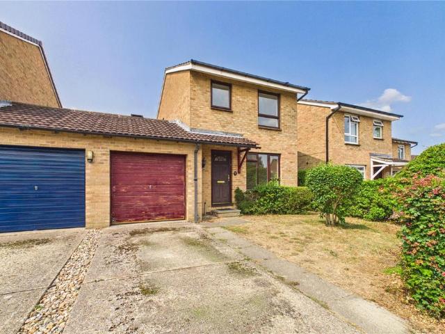 3 bedroom link detached house for sale