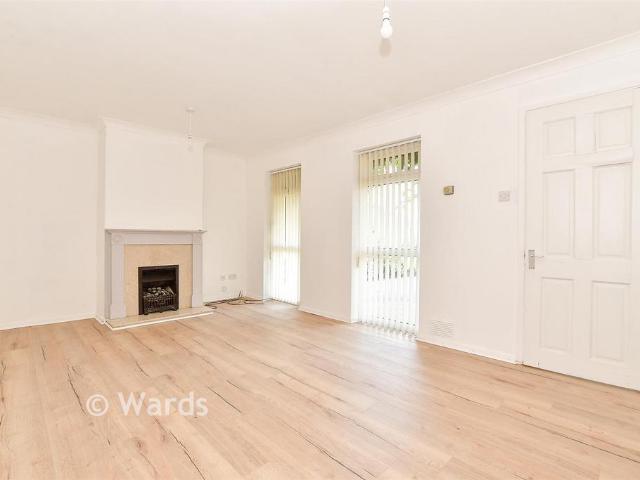 3 bedroom link detached house for sale