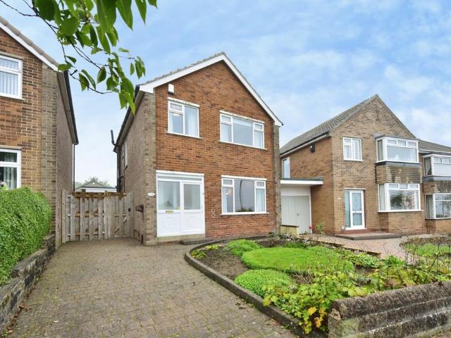 3 bedroom link detached house for sale