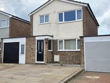 3 bedroom link detached house for sale