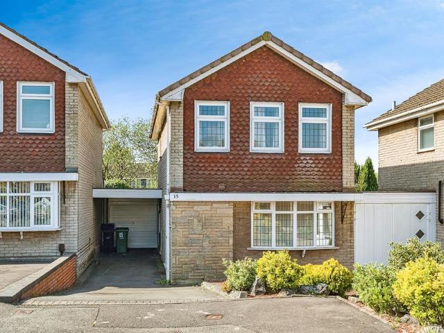 3 bedroom link detached house for sale