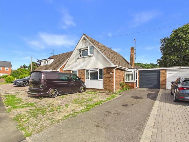3 bedroom link detached house for sale