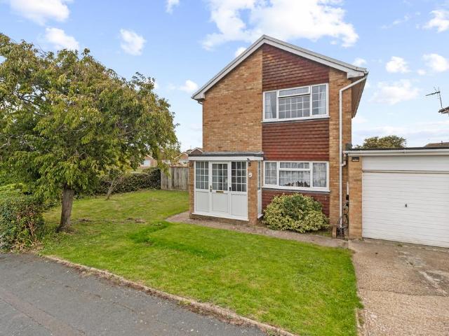 3 bedroom link detached house for sale