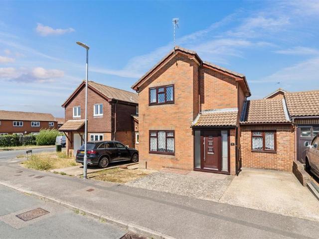 3 bedroom link detached house for sale