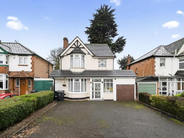 3 bedroom link detached house for sale