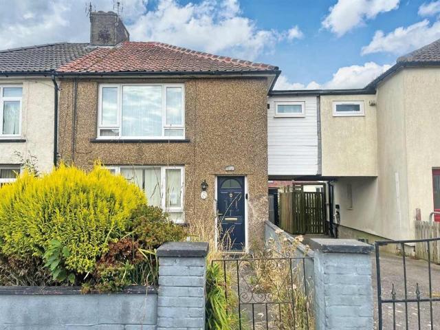 3 bedroom link detached house for sale
