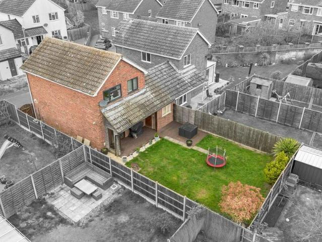 3 bedroom link detached house for sale