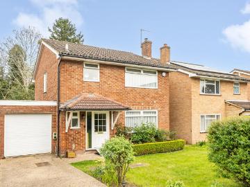 3 bedroom link detached house for sale