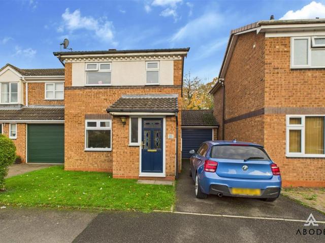 3 bedroom link detached house for sale