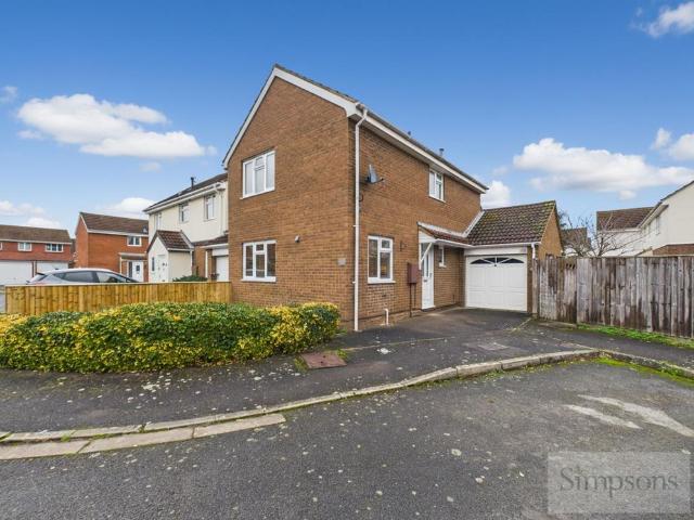 3 bedroom link detached house for sale