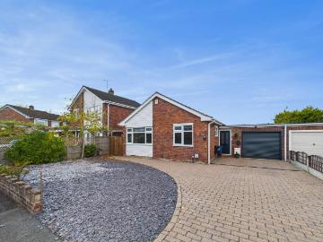 House for sale in Upton Chester - Parking