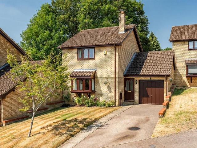 3 bedroom link detached house for sale