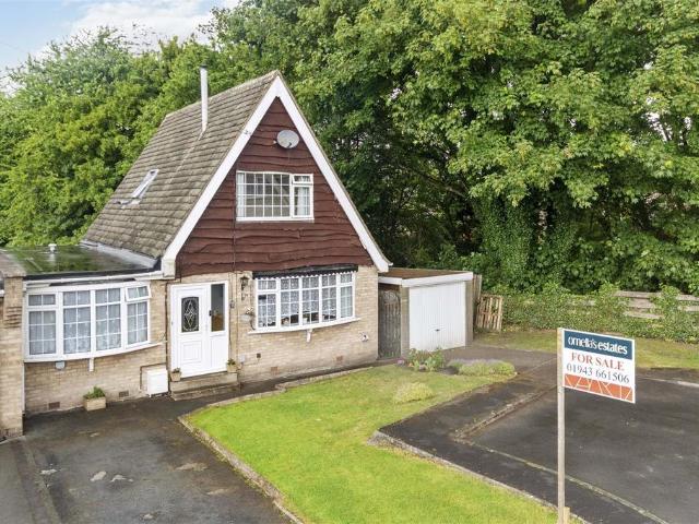 3 bedroom link detached house for sale
