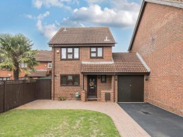 3 bedroom link detached house for sale
