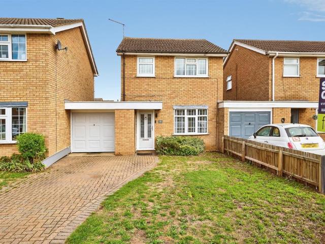 3 bedroom link detached house for sale