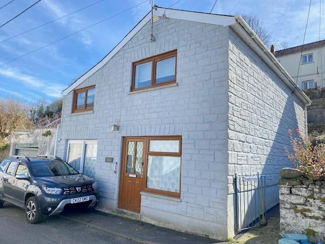 3 bedroom link detached house for sale