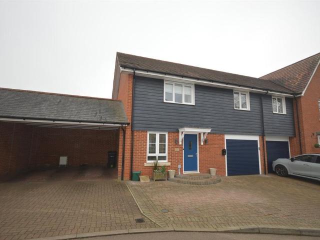 3 bedroom link detached house for sale
