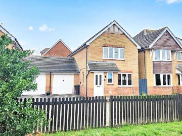 3 bedroom link detached house for sale