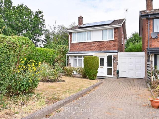3 bedroom link detached house for sale