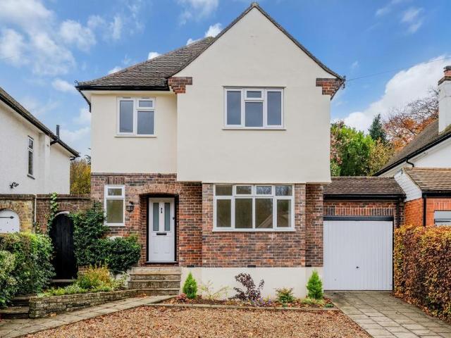 3 bedroom link detached house for sale