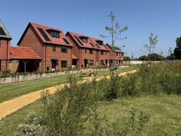 3 bedroom link detached house for sale