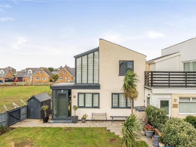 3 bedroom link detached house for sale