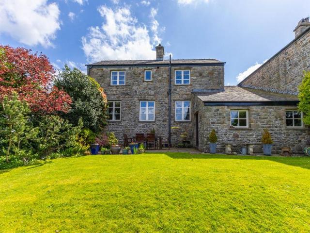 3 bedroom link detached house for sale