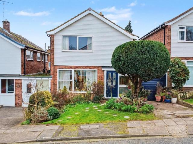 3 bedroom link detached house for sale