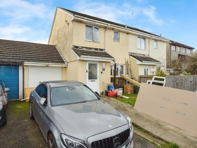 3 bedroom link detached house for sale