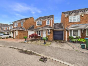 3 bedroom link detached house for sale