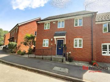 3 bedroom link detached house for sale