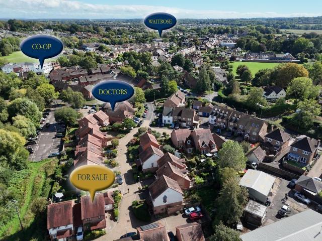 3 bedroom link detached house for sale