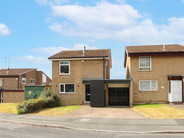 3 bedroom link detached house for sale