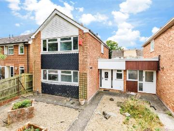3 bedroom link detached house for sale