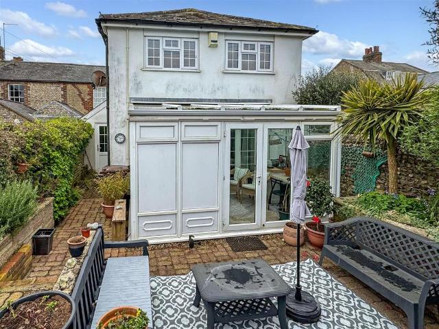 3 bedroom link detached house for sale