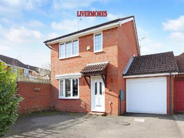 3 bedroom link detached house for sale