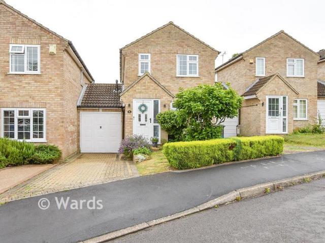 3 bedroom link detached house for sale