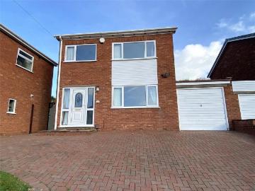 3 bedroom link detached house for sale