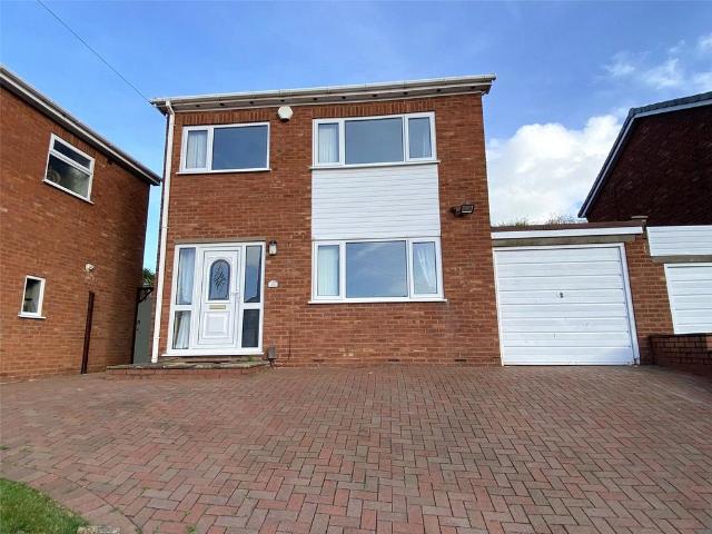 3 bedroom link detached house for sale