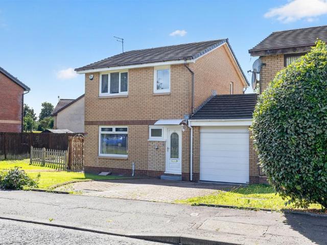 3 bedroom link detached house for sale
