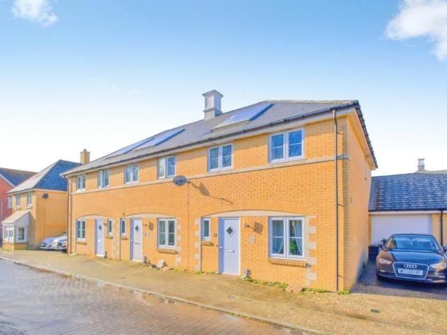 3 bedroom end of terrace house for sale